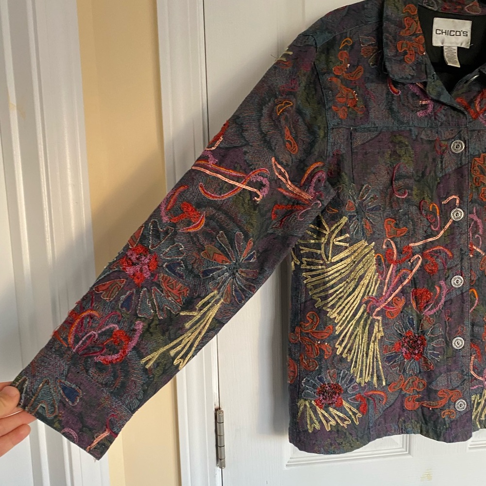 CHICO'S Floral Soutache Crewel Embroidered Denim Jacket Size 2 Large Cotton - Picture 6 of 14
